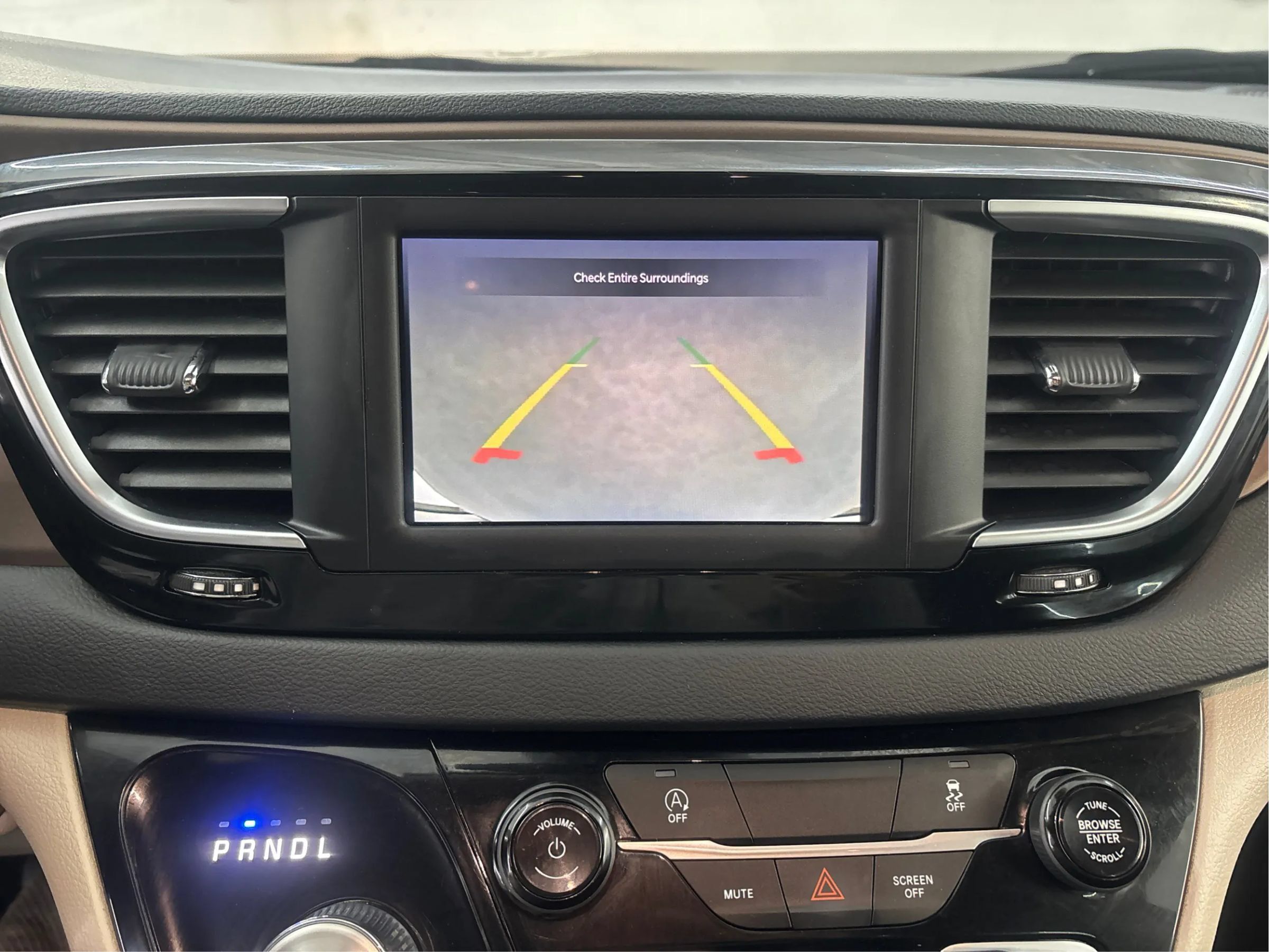 Used 2023 Chrysler Voyager LX FWD image 33
