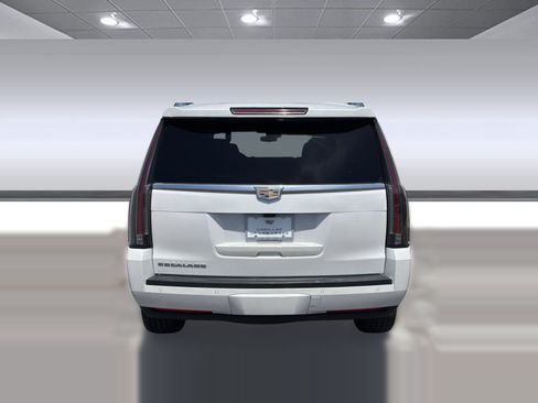 Used 2020 Cadillac Escalade Premium Luxury AWD/4WD image 9