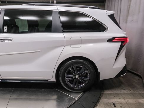 Used 2024 Toyota Sienna XSE w/ XSE Plus Package AWD/4WD image 8