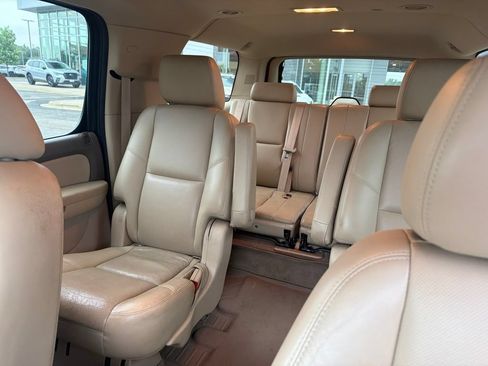 Used 2011 Chevrolet Suburban LTZ AWD/4WD image 4