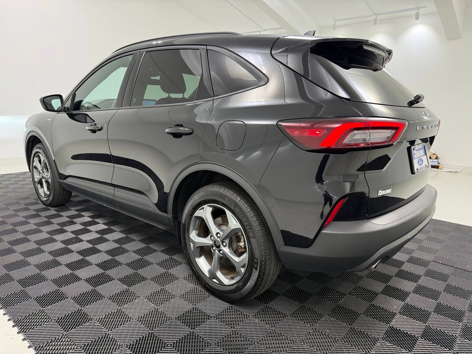 Used 2025 Ford Escape ST-Line AWD/4WD image 5