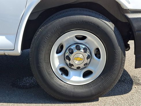 Used 2022 Chevrolet Express 2500 w/ Driver Convenience Package RWD image 9
