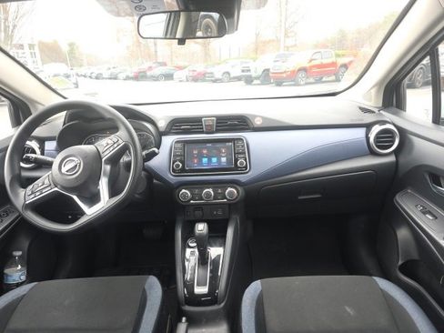 Used 2024 Nissan Versa SV image 9