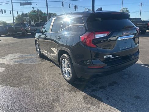 Used 2024 GMC Terrain SLE image 16