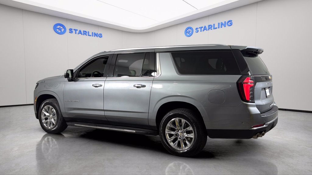 Used 2025 Chevrolet Suburban Premier RWD image 5