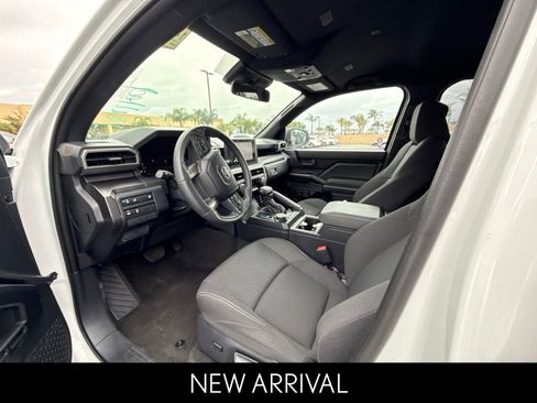 Used 2025 Toyota 4Runner SR5 AWD/4WD image 6