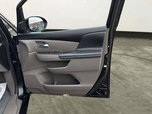 Used 2016 Honda Odyssey Touring Elite image 21