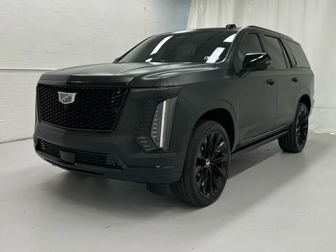Used 2026 Cadillac Escalade Platinum Sport w/ LPO, ONYX Package AWD/4WD image 4