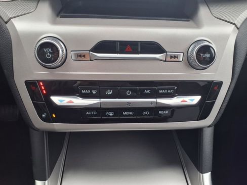 Certified 2023 Ford Explorer XLT w/ Equipment Group 202A image 19