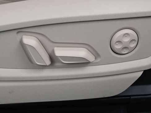 Used 2022 Audi Q5 2.0T Prestige w/ Prestige Package image 38