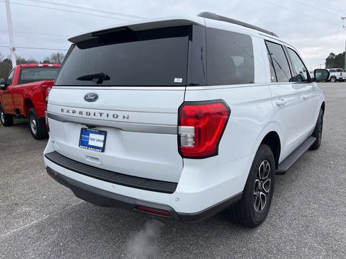 Used 2022 Ford Expedition XLT image 5