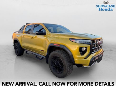 Used 2023 GMC Canyon AT4 w/ LPO, Sports Bar Package AWD/4WD image 6
