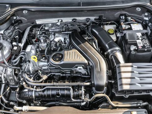 Certified 2024 Volkswagen Taos S image 40