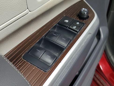 Certified 2023 Toyota Sienna LE FWD image 23