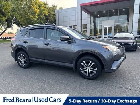 Used 2016 Toyota RAV4 LE AWD/4WD image 3