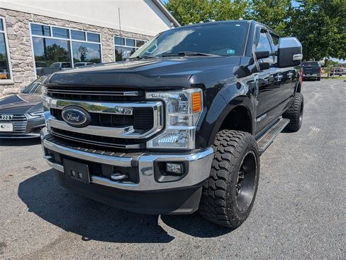 Used 2022 Ford F250 XLT w/ XLT Premium Package AWD/4WD image 2