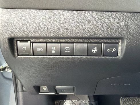 Used 2024 Toyota Venza Limited AWD/4WD image 23