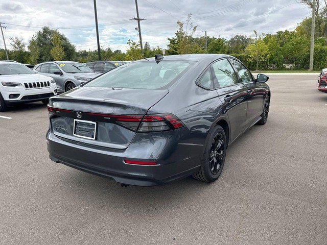 Used 2025 Honda Accord SE image 2