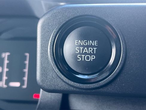 Used 2025 Toyota Tacoma SR5 image 25