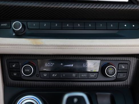 Used 2019 BMW i8 Roadster image 32