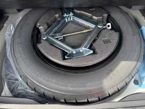 Used 2025 Toyota RAV4 XLE image 18