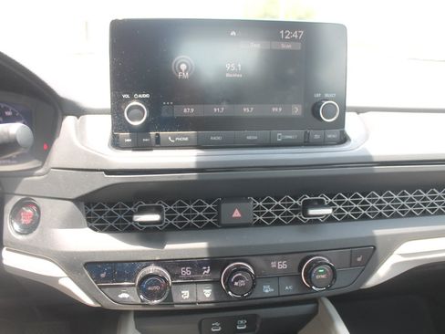 Used 2024 Honda Accord EX image 11