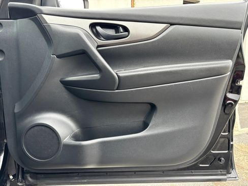 Used 2017 Nissan Rogue Sport S w/ S Appearance Package image 30