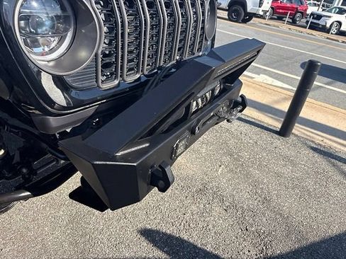 Used 2024 Jeep Wrangler Unlimited Rubicon AWD/4WD image 19
