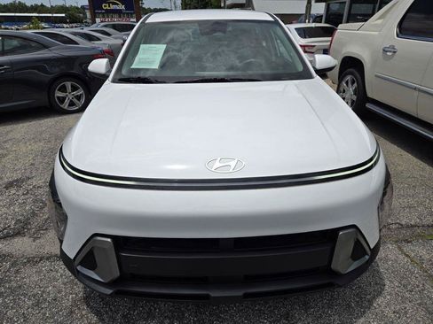 Used 2025 Hyundai Kona SE FWD image 4