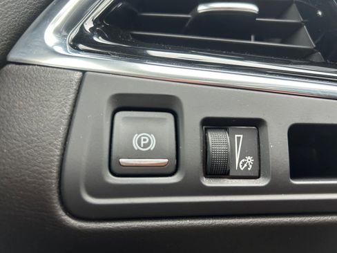 Used 2020 Cadillac XT6 Premium Luxury image 30