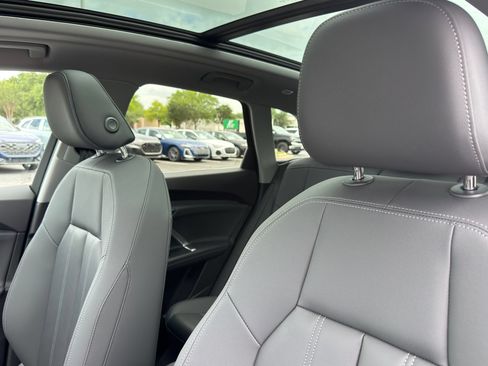 Used 2025 Audi Q5 Premium w/ Convenience Package AWD/4WD image 12
