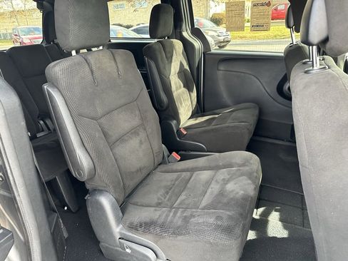 Used 2017 Dodge Grand Caravan SE image 20