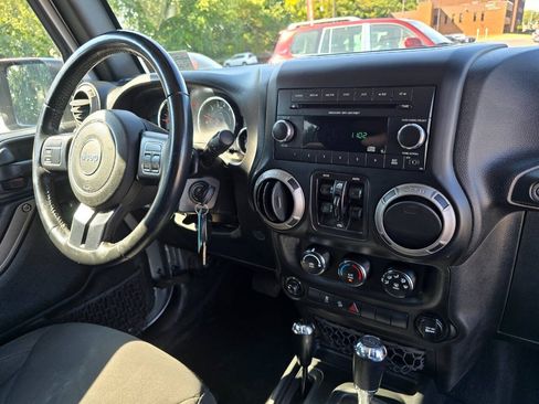 Used 2017 Jeep Wrangler Unlimited Sport w/ Quick Order Package 24S AWD/4WD image 31
