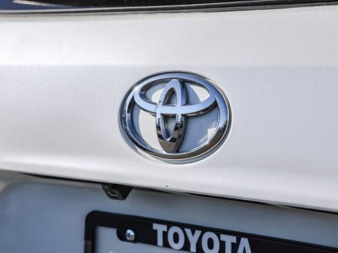 Certified 2023 Toyota Highlander L image 26