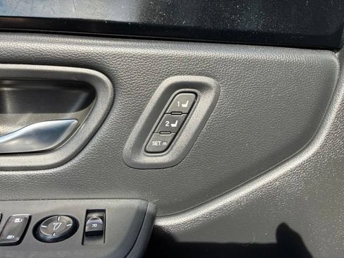 Used 2024 Honda Pilot Touring image 9