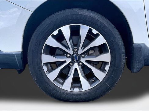 Used 2017 Subaru Outback 2.5i Limited AWD/4WD image 9