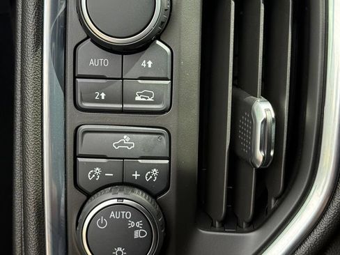 Used 2021 Chevrolet Silverado 1500 LT AWD/4WD image 20