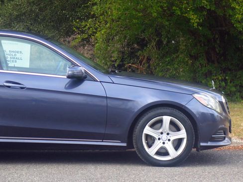 Used 2014 Mercedes-Benz E 350 4MATIC Sedan image 25