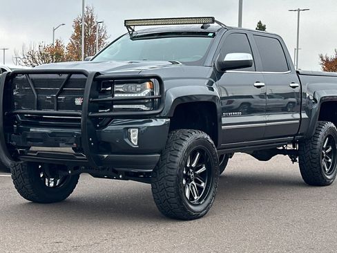 Used 2018 Chevrolet Silverado 1500 LTZ Z71 w/ LTZ Plus Package image 8