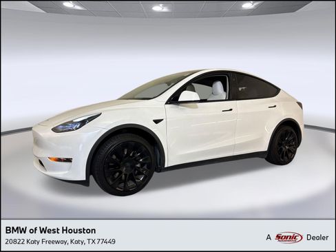 Used 2024 Tesla Model Y Long Range image 1