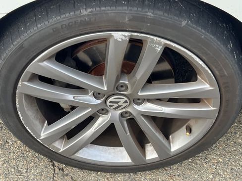 Used 2017 Volkswagen Passat 1.8T R-Line w/ R-Line Lighting Package image 22