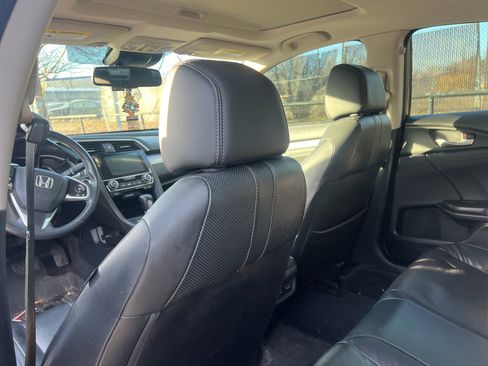 Used 2016 Honda Civic Touring image 11