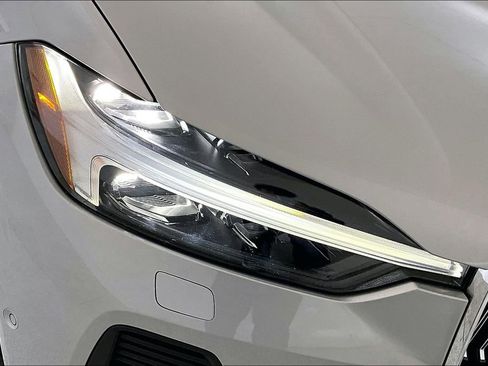Certified 2023 Volvo XC60 B5 Ultimate w/ Climate Package image 37