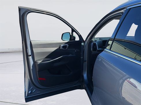 Used 2025 Kia Sorento EX image 35