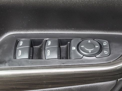 Used 2023 GMC Acadia SLT image 19