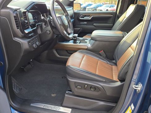 Used 2024 Chevrolet Silverado 1500 High Country AWD/4WD image 28