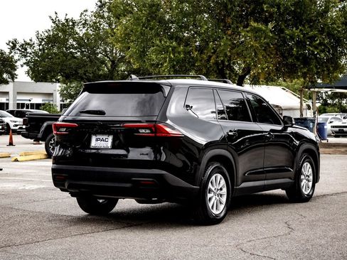 Used 2024 Toyota Grand Highlander XLE image 5