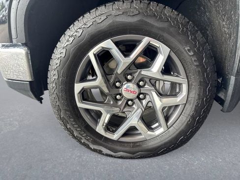 Used 2023 GMC Sierra 1500 SLT w/ SLT Premium Package AWD/4WD image 10