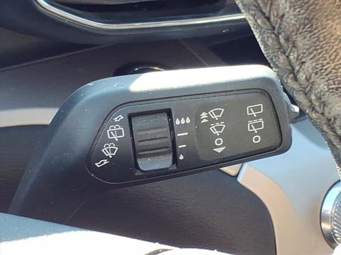 Used 2022 Ford Explorer XLT w/ Equipment Group 202A image 18