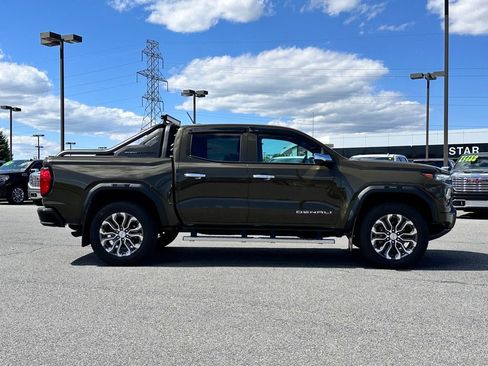 Used 2024 GMC Canyon Denali AWD/4WD image 3